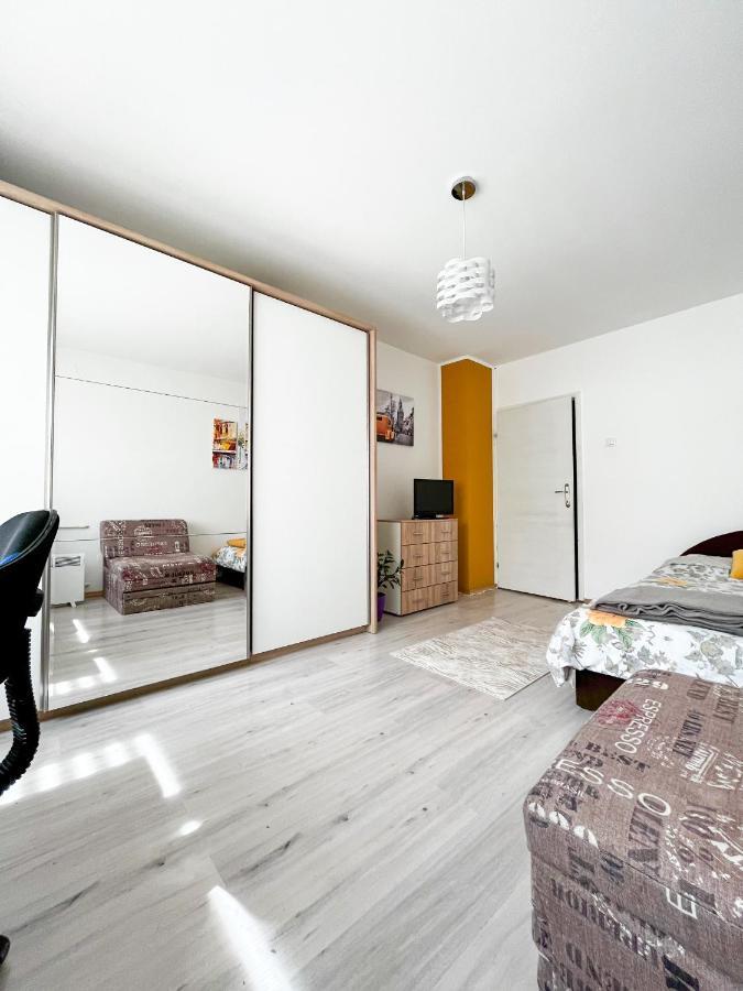 Sova Apartamento Vrsac Exterior foto